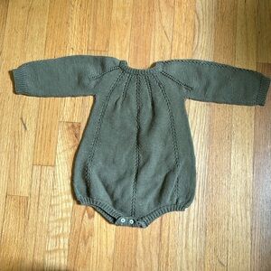 NWOT Kate Quinn 12-18m long sleeve knitted cotton bodysuit